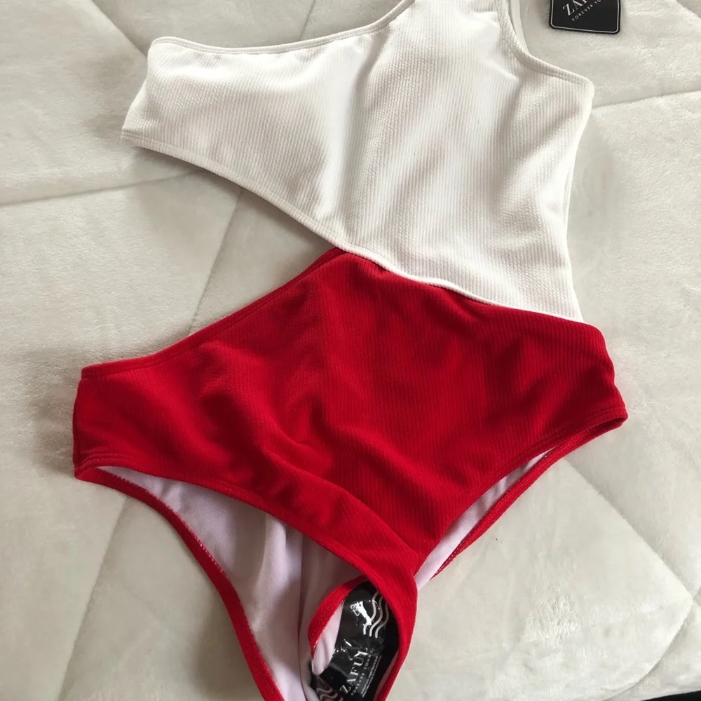 Bathingsuit one piece - Picture 4 of 4